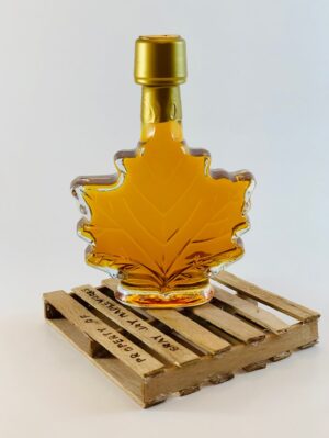 50 ml (1.7 oz.) Organic Pure Maine Maple Syrup in Glass Maple Leaf Bottle