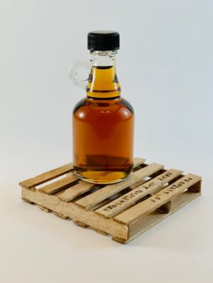 50 ml (1.7 oz.) Organic Pure Maine Maple Syrup in Glass Nip Bottle